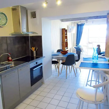 Des Remparts A בית נופש